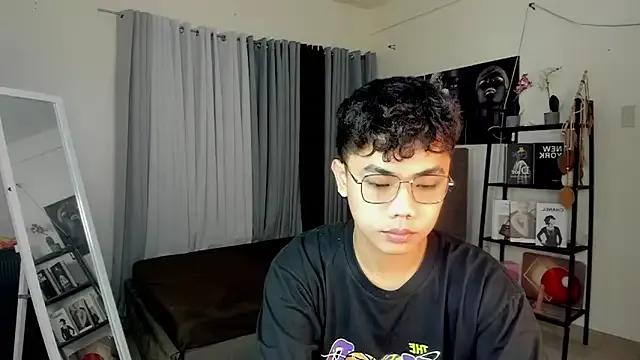 mightyhotcock from StripChat is Freechat