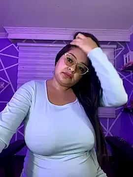 MiiaaJoness from StripChat