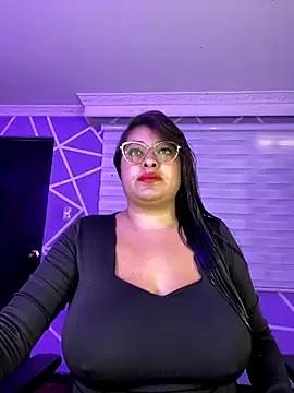 MiiaaJoness from StripChat