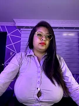 MiiaaJoness from StripChat is Freechat