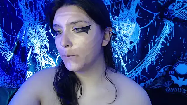 Mikaskullcs from StripChat