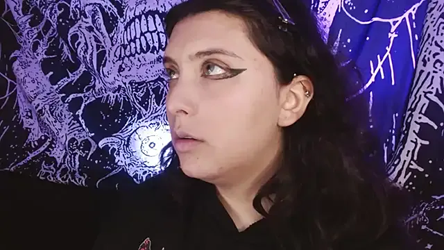 Mikaskullcs from StripChat