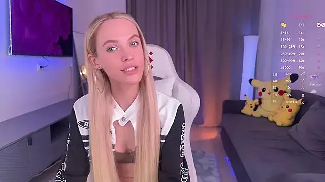 Mikkixmeow from StripChat