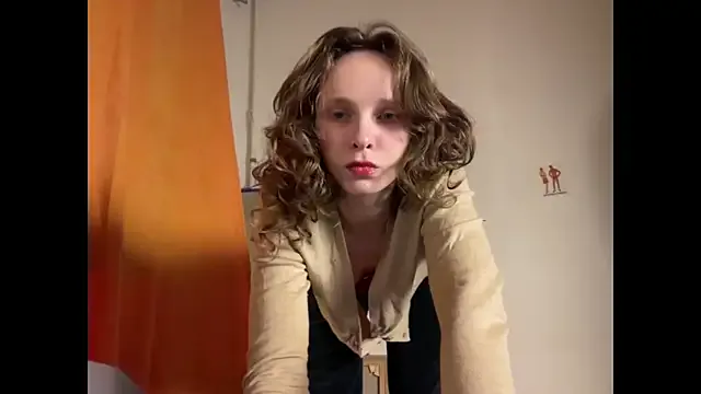 MikkyMoony from StripChat is Freechat