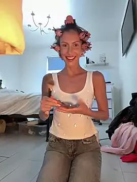 Girls: try live performances with matured performers, from dancing to quirks, in a variety of beautiful sex cams.
