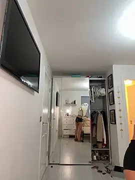MilaRenee from StripChat