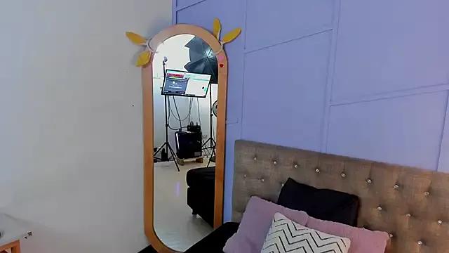 Girls: try live performances with matured performers, from dancing to quirks, in a variety of beautiful sex cams.