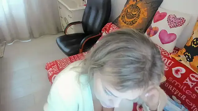 MildMature from StripChat is Freechat