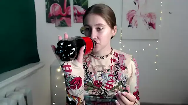 Milka_kamila from StripChat is Freechat