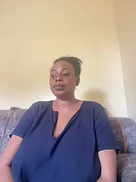 milky_mom from StripChat is Freechat