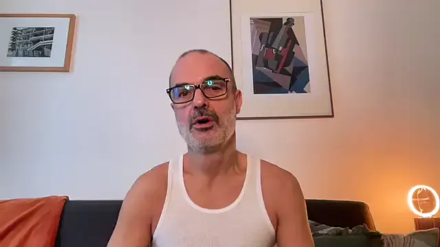 Milkywaymen from StripChat is Freechat