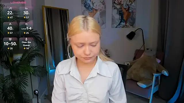 Millie_Vanillies from StripChat