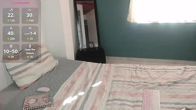 Mily_Miley from StripChat is Freechat
