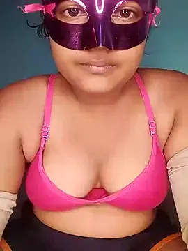 Mimi87hoty from StripChat