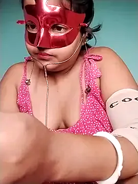 Mimi87hoty from StripChat