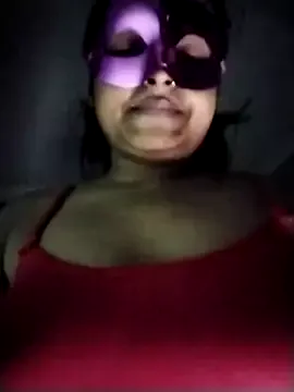 Mimi87hoty from StripChat