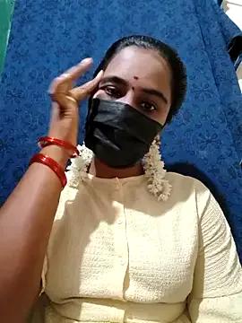 mini-queen from StripChat is Freechat