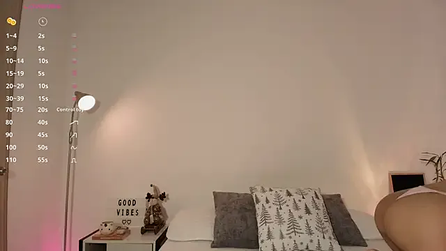 minicapra from StripChat is Freechat