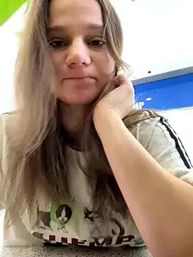 MiniVi from StripChat is Freechat