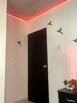 miss__caroline from StripChat is Freechat