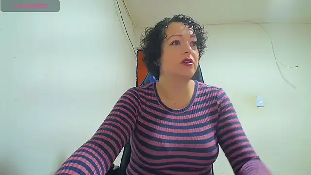 Miss_Oriana from StripChat is Freechat