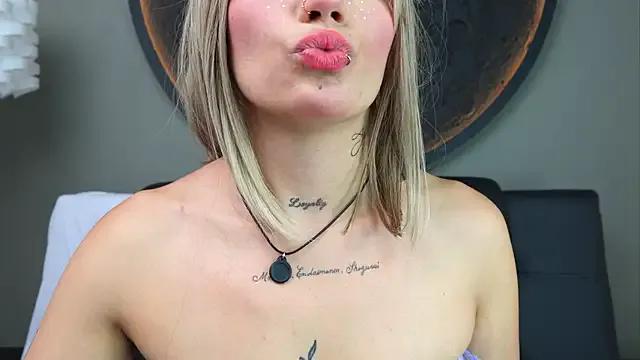 miss_sharlotte18 from StripChat is Freechat