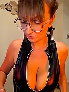 MissMialicious from StripChat is Freechat