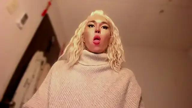 MissValentinaJohnson from StripChat is Freechat