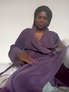 Missvixen81 from StripChat