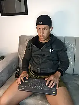 Misterjhons2 from StripChat is Freechat