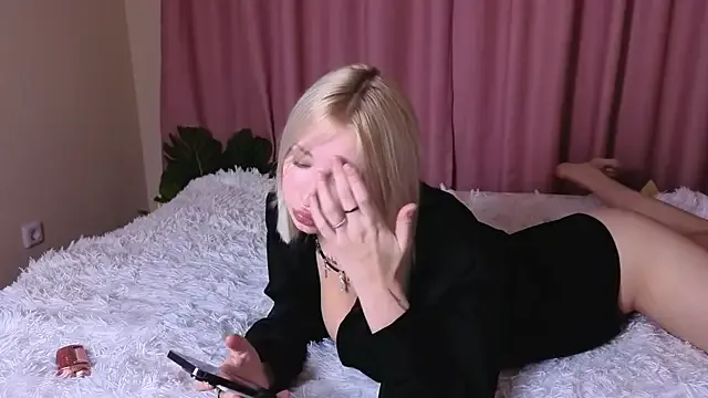 MistyMayers from StripChat is Freechat