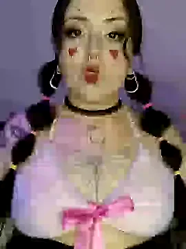 Mizztikaa from StripChat