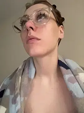 Molli_Luv from StripChat is Freechat