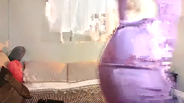 MollyG18 from StripChat is Freechat