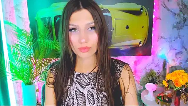 Mollyinyourmind from StripChat is Freechat