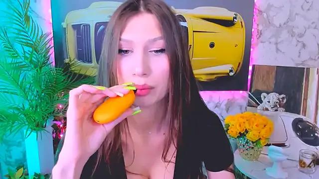 Mollyinyourmind from StripChat is Freechat
