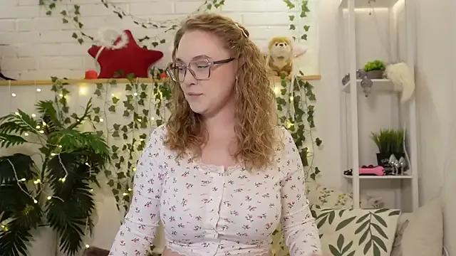 MonicaAsis from StripChat is Freechat
