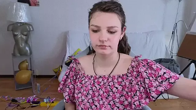 Girls: try live performances with matured performers, from dancing to quirks, in a variety of beautiful sex cams.