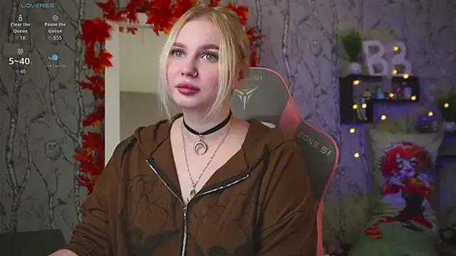 Moon_Valkyrie from StripChat is Freechat
