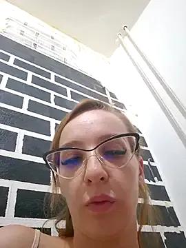 MoonedByEva from StripChat