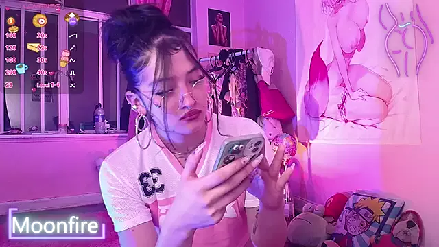 Girls: try live performances with matured performers, from dancing to quirks, in a variety of beautiful sex cams.