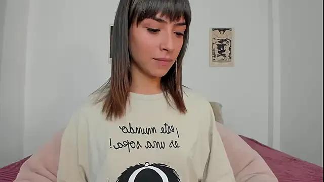 Moonlight1002 from StripChat