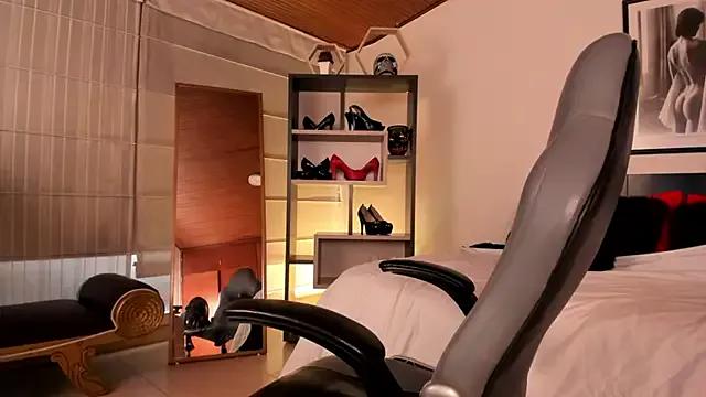 Moony_14 from StripChat