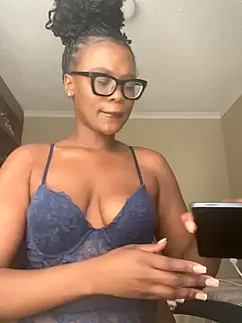 Moonzy77 from StripChat is Freechat