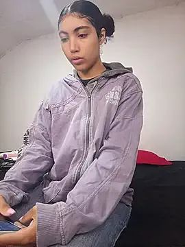 Morenblue from StripChat is Freechat