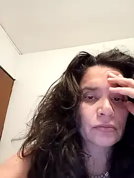 MoritaSalvaj from StripChat is Freechat