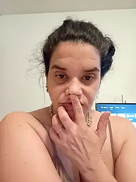 MoritaSalvaj from StripChat is Freechat