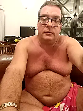 MountJohnXL from StripChat is Freechat