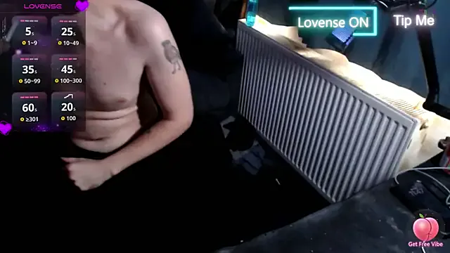 Mr-House from StripChat is Freechat