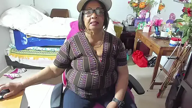 Mrs_mommy_ from StripChat